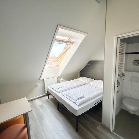 A&O Wien Stadthalle Экстерьер фото